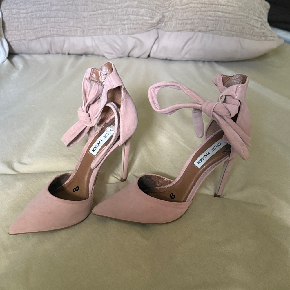 Elegant Blush Stiletto Heels with Bow Accent